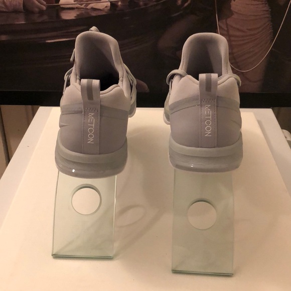 GREY & WHITE NIKE METCON FLYKNIT 3 - Picture 4 of 10